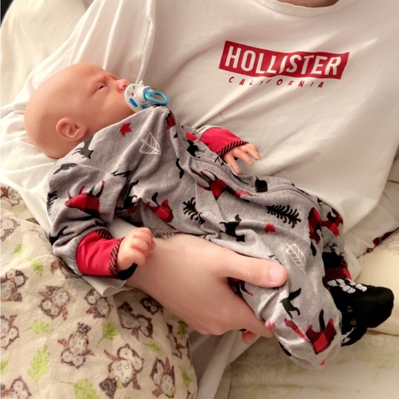 Hyper-realistic reborn baby doll - Picture 2 of 4